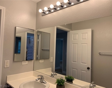 9933 W Diablo Drive - Photo Thumbnail 32