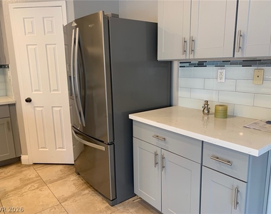 9933 W Diablo Drive - Photo Thumbnail 14