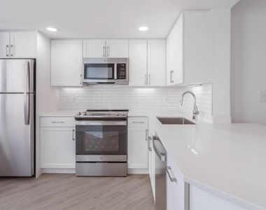 1415 North Taft Street - Photo Thumbnail 6