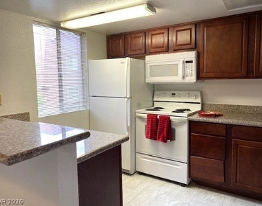 5317 Indian River Drive - Photo Thumbnail 4