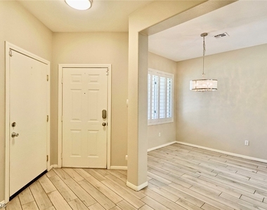 716 Peachy Canyon Circle - Photo Thumbnail 7