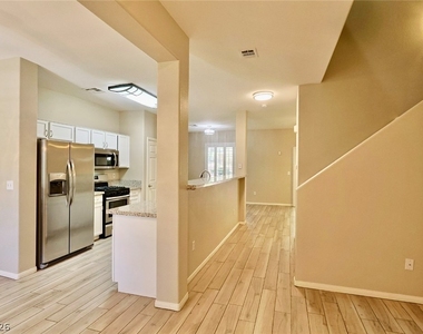 716 Peachy Canyon Circle - Photo Thumbnail 15