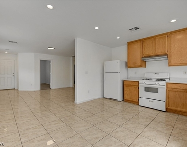 11051 Alora Street - Photo Thumbnail 4