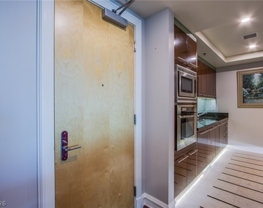 2700 Las Vegas Boulevard - Photo Thumbnail 10