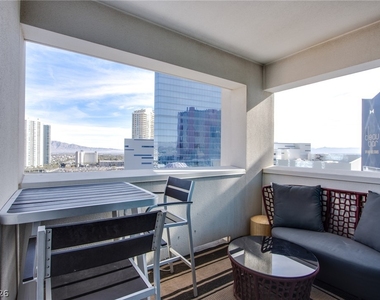 2700 Las Vegas Boulevard - Photo Thumbnail 2