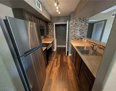 8000 W Badura Avenue - Photo Thumbnail 19