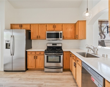 3213 Bracknell Street - Photo Thumbnail 3
