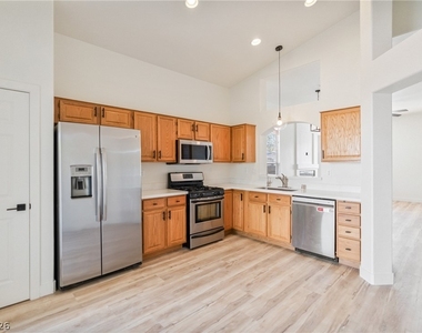 3213 Bracknell Street - Photo Thumbnail 4