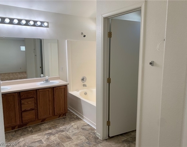 4423 Peaceful Harbor Street - Photo Thumbnail 22