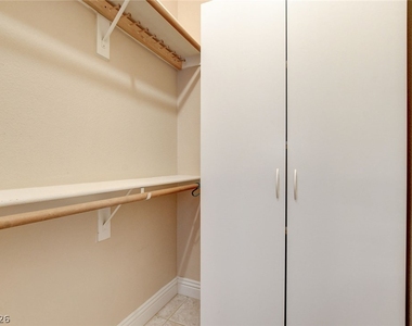 408 Silver Prairie Court - Photo Thumbnail 27