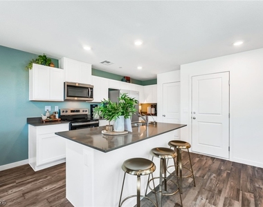 914 Rosy Starling Street - Photo Thumbnail 16