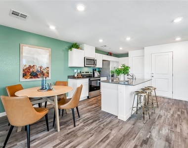 914 Rosy Starling Street - Photo Thumbnail 8