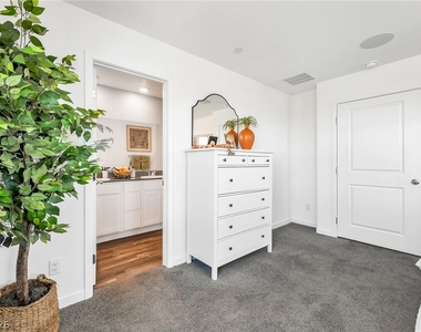914 Rosy Starling Street - Photo Thumbnail 26