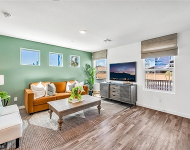 914 Rosy Starling Street - Photo Thumbnail 5