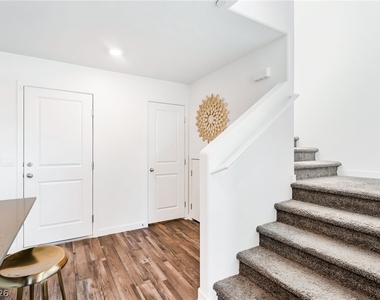 914 Rosy Starling Street - Photo Thumbnail 21