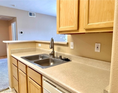 2615 W Gary Avenue - Photo Thumbnail 10