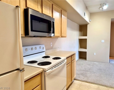 2615 W Gary Avenue - Photo Thumbnail 9