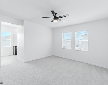 9927 Kimura Hills Avenue - Photo Thumbnail 15