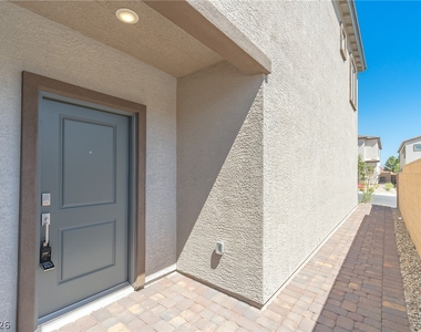 9927 Kimura Hills Avenue - Photo Thumbnail 3
