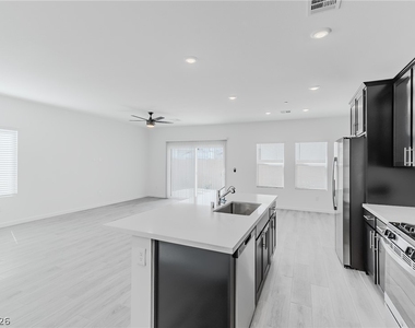 9927 Kimura Hills Avenue - Photo Thumbnail 8