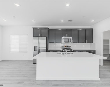 9927 Kimura Hills Avenue - Photo Thumbnail 7