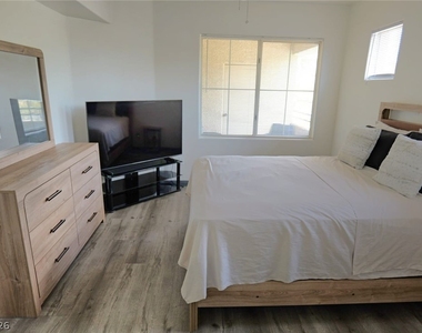 7163 S Durango Drive - Photo Thumbnail 9