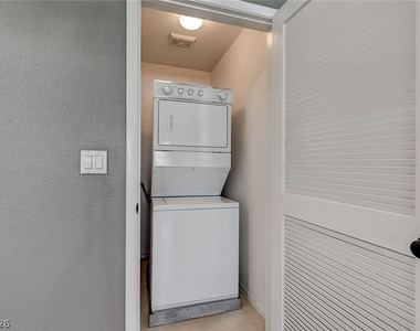 9333 Leaping Deer Place - Photo Thumbnail 27