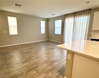 10216 Ullom Drive - Photo Thumbnail 4