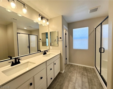10216 Ullom Drive - Photo Thumbnail 11