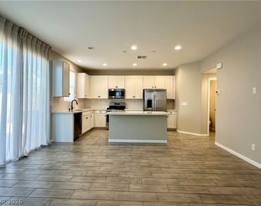 10216 Ullom Drive - Photo Thumbnail 2