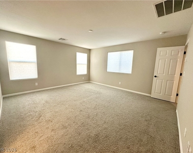 10216 Ullom Drive - Photo Thumbnail 10