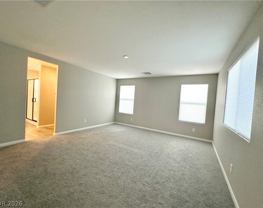 10216 Ullom Drive - Photo Thumbnail 8