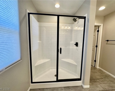10216 Ullom Drive - Photo Thumbnail 13