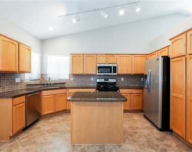 7549 Trickling Wash Drive - Photo Thumbnail 3