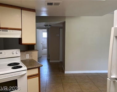 2080 Karen Avenue - Photo Thumbnail 10