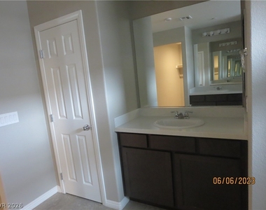 1012 Huckburn Avenue - Photo Thumbnail 6