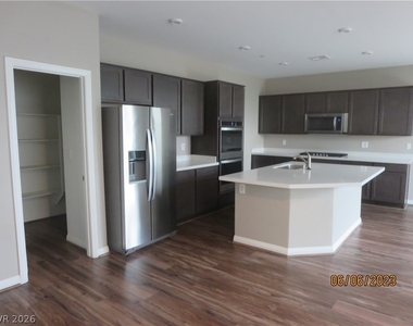 1012 Huckburn Avenue - Photo Thumbnail 3