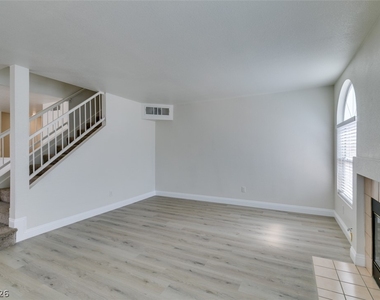 8476 Indigo Sky Avenue - Photo Thumbnail 34