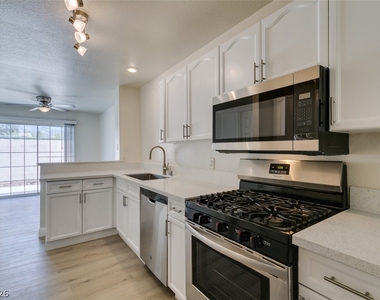 8476 Indigo Sky Avenue - Photo Thumbnail 20