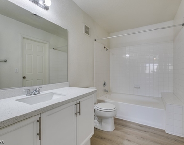 8476 Indigo Sky Avenue - Photo Thumbnail 14