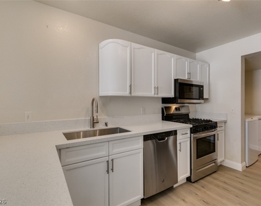 8476 Indigo Sky Avenue - Photo Thumbnail 15