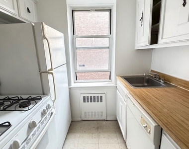83-33 118th Street - Photo Thumbnail 2