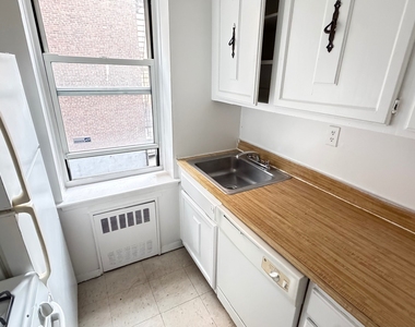 83-33 118th Street - Photo Thumbnail 4