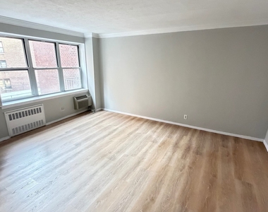 83-33 118th Street - Photo Thumbnail 5