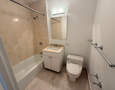 West 48th Street - Photo Thumbnail 5