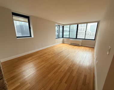 West 48th Street - Photo Thumbnail 1
