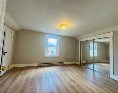 113 Hayes - Photo Thumbnail 9