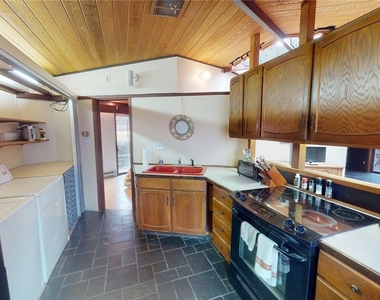 200 Steele Road - Photo Thumbnail 16