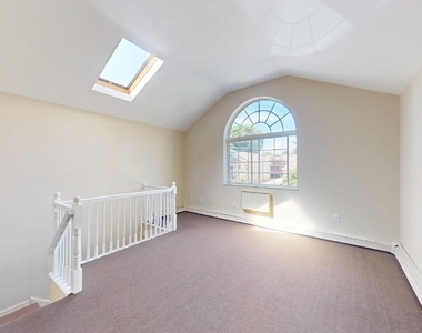 2948 Wickham Ave - Photo Thumbnail 2