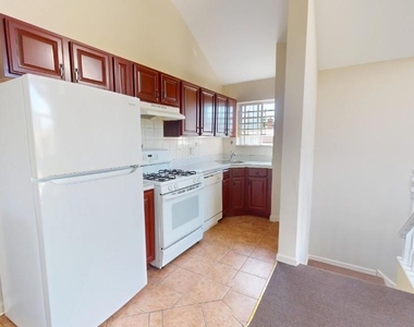 2948 Wickham Ave - Photo Thumbnail 1